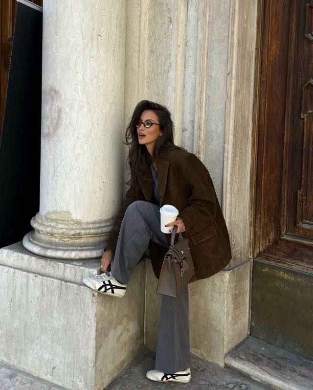 Women's Suede Blazer - Stylish and Versatile Outerwear