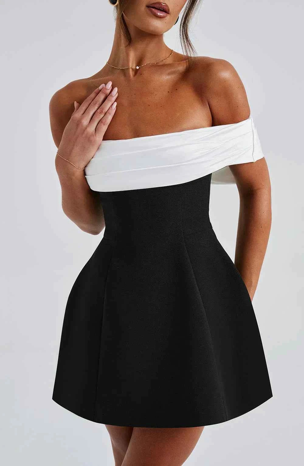 Jessica | Elegant Mini Dress with Modern Bow Detail
