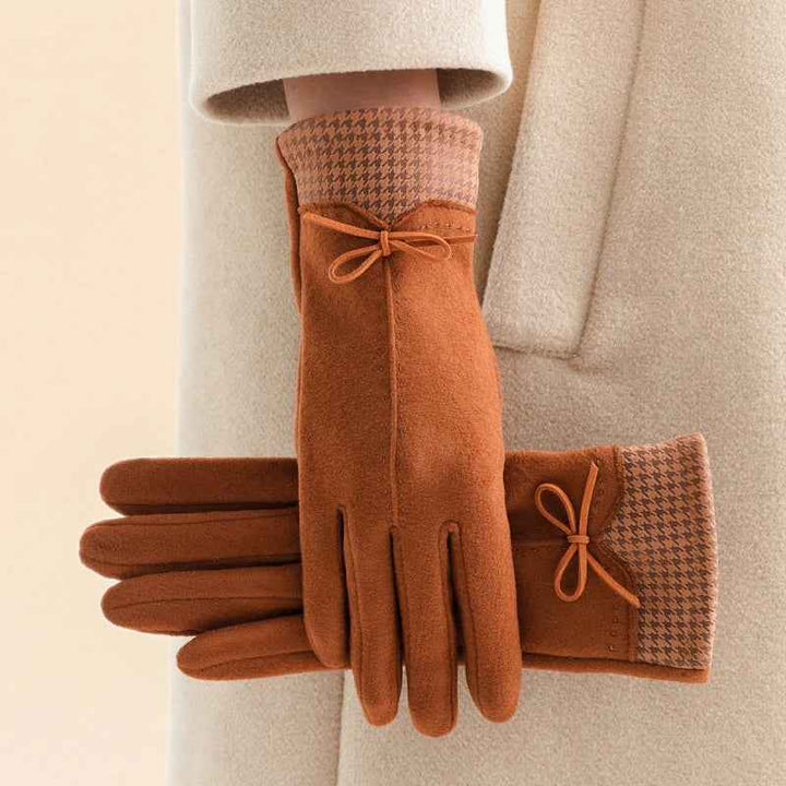 Luxurious Cashmere Gloves for Ultimate Warmth Orange