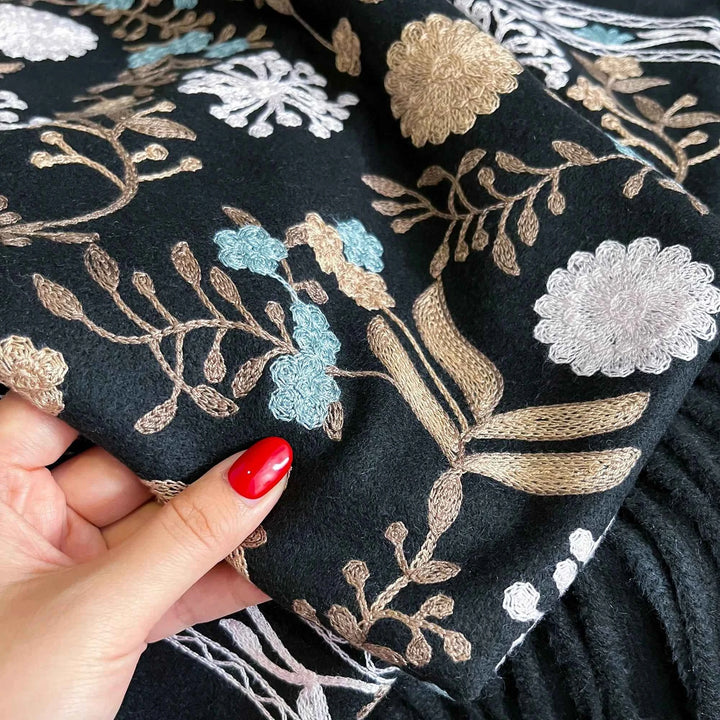Luxurious Cashmere Scarf for Ultimate Comfort