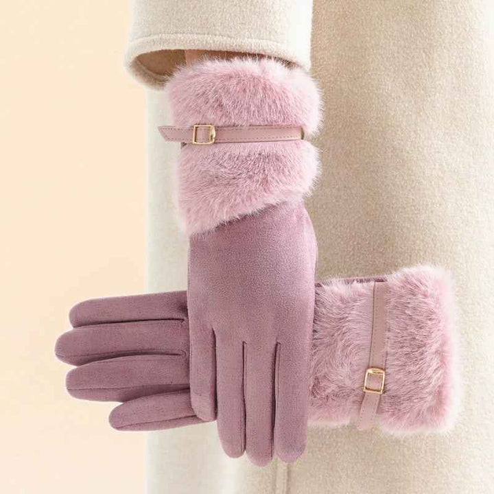 Luxurious Fur Gloves for Ultimate Warmth Lavender