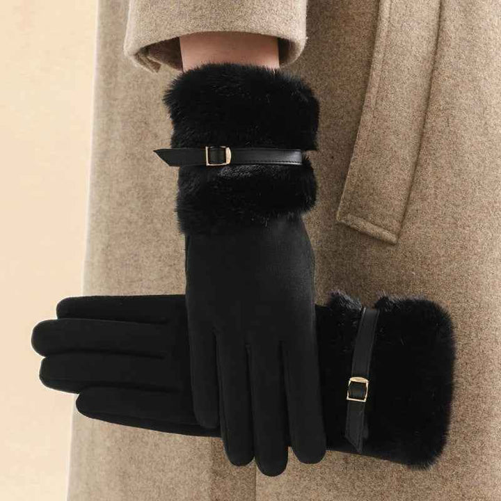 Luxurious Fur Gloves for Ultimate Warmth Black