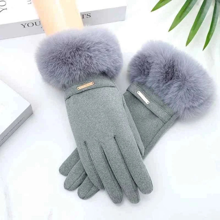 Luxurious Siberian Fur Gloves for Ultimate Warmth Grey