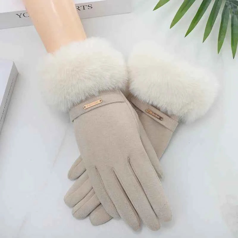 Luxurious Siberian Fur Gloves for Ultimate Warmth