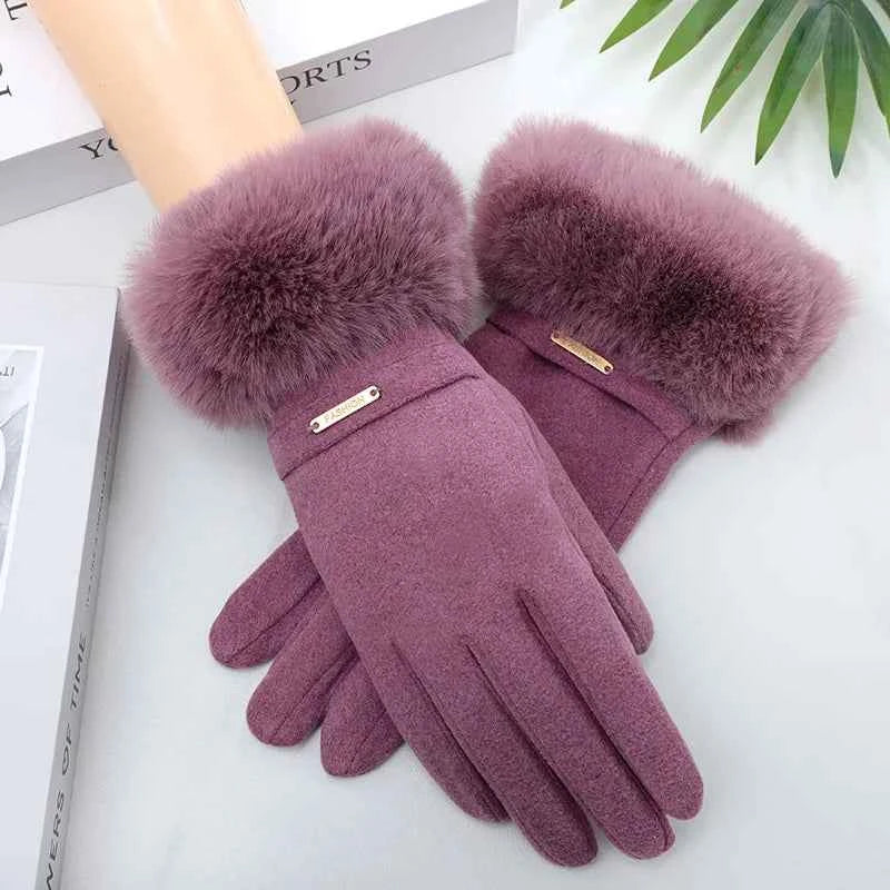 Luxurious Siberian Fur Gloves for Ultimate Warmth
