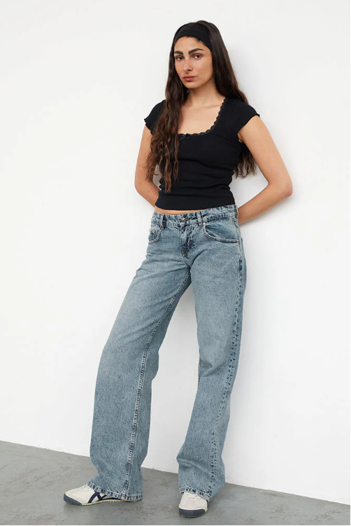 Sophia | Trendy Low Rise Straight-Leg Jeans for Women White Blue