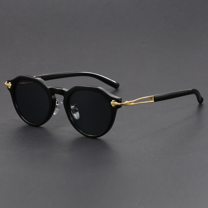 Retro-Inspired Vintage Sunglasses Black-Gold