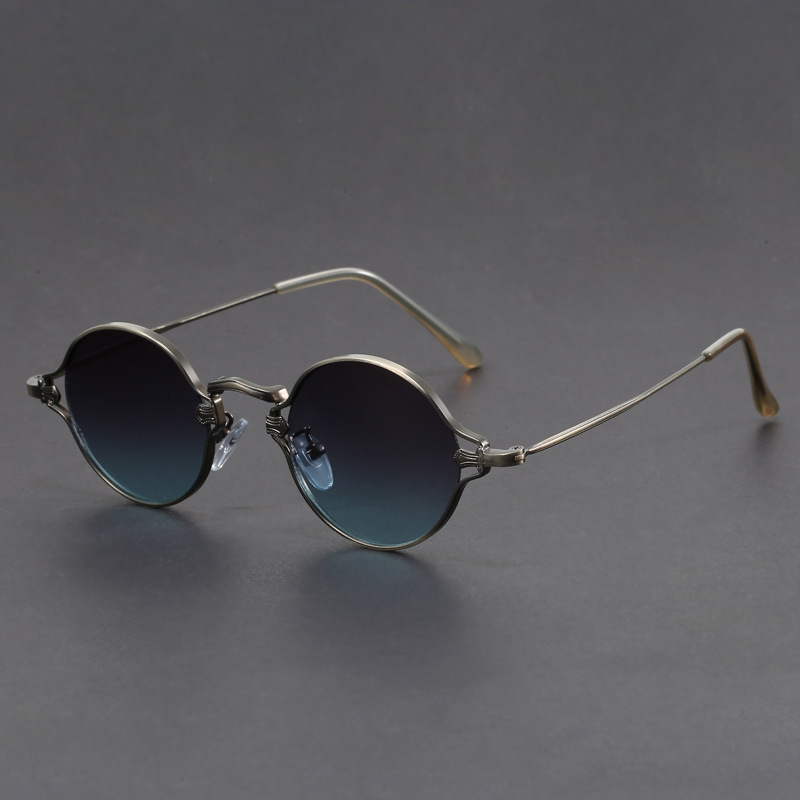 Round Retro Sunglasses for a Stylish Look Metal-Green