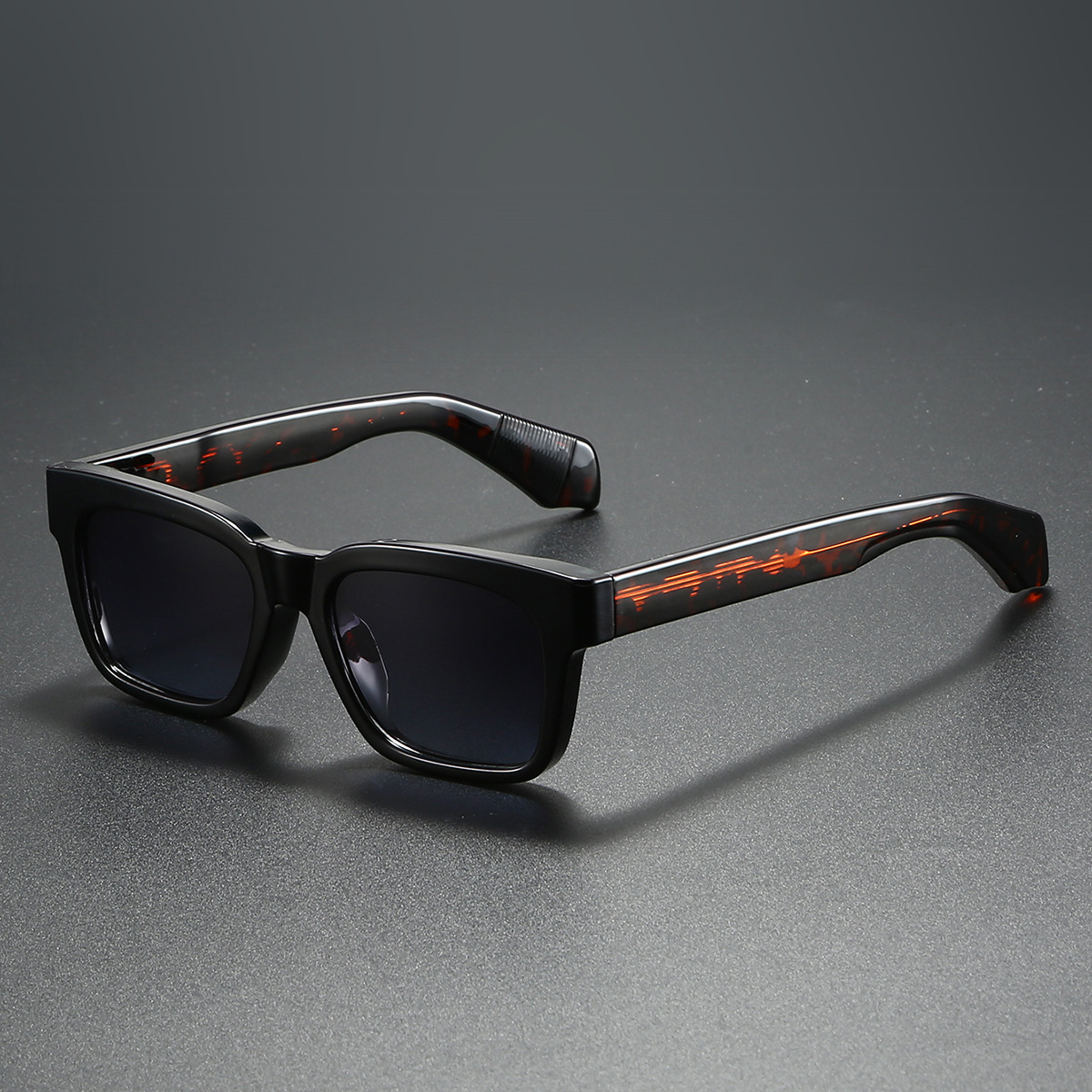 Vintage-Inspired Retro Sunglasses Black Frame Brown Temple
