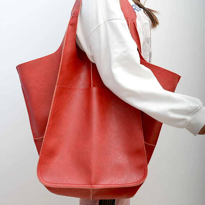 Chic Slouch Bag for Effortless Style Red