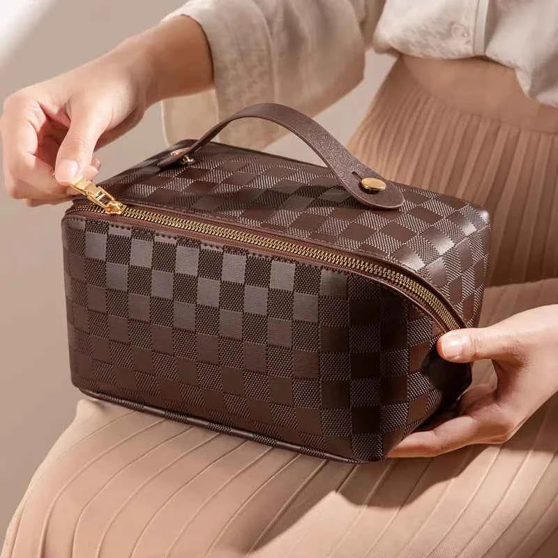 Chic Makeup Organizer Bag