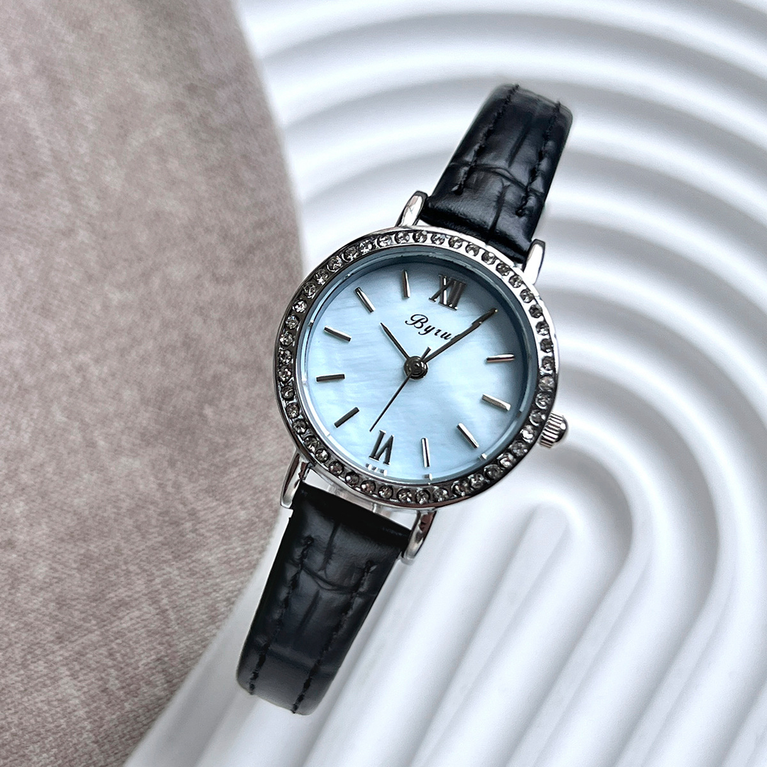 Elegant Pearl Timepiece Blue