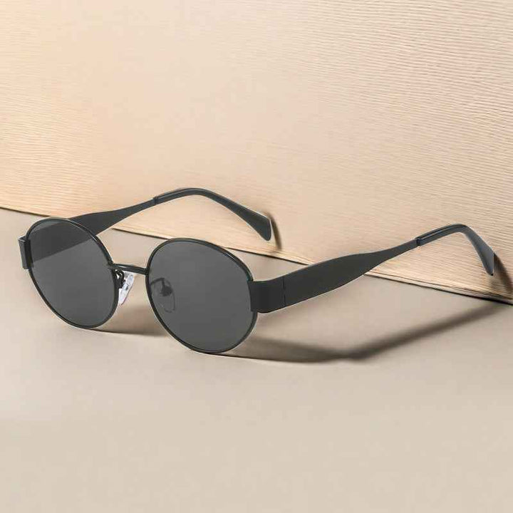 Vintage-Inspired Retro Sunglasses Black