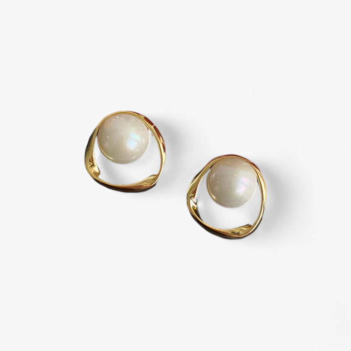Oriana | Women's Gold Pearl Earrings - Elegant Design
