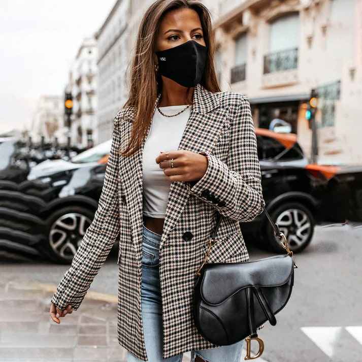Women's Timeless Checked Blazer for Any Occasion