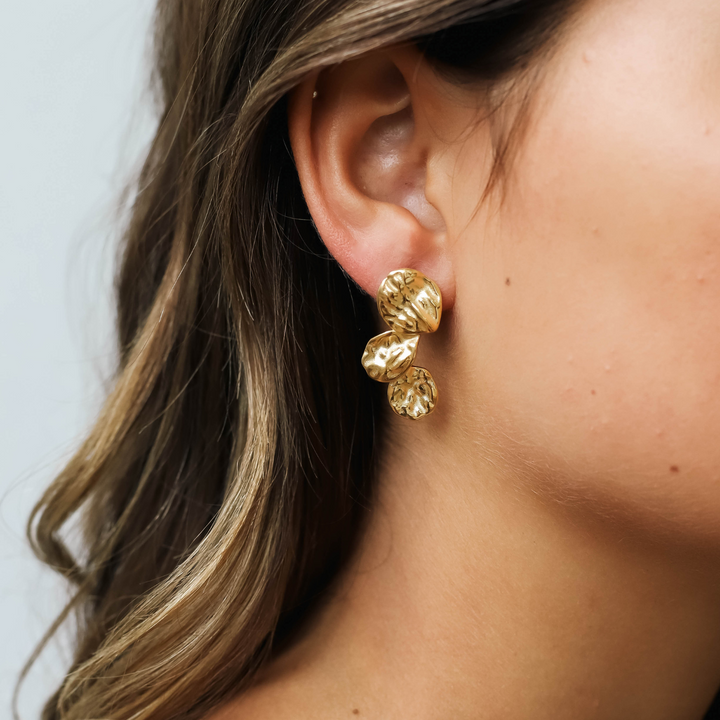Líle | Women's Golden Statement Earrings - Artistic and Elegant
