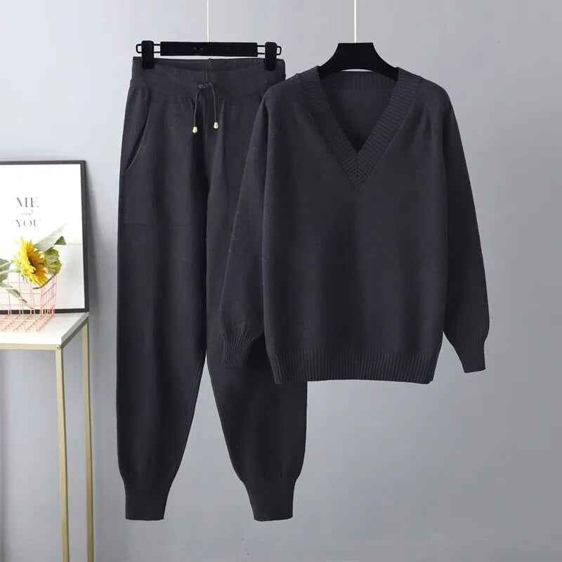 Women's Cozy Knitted Tundraloom Set Black