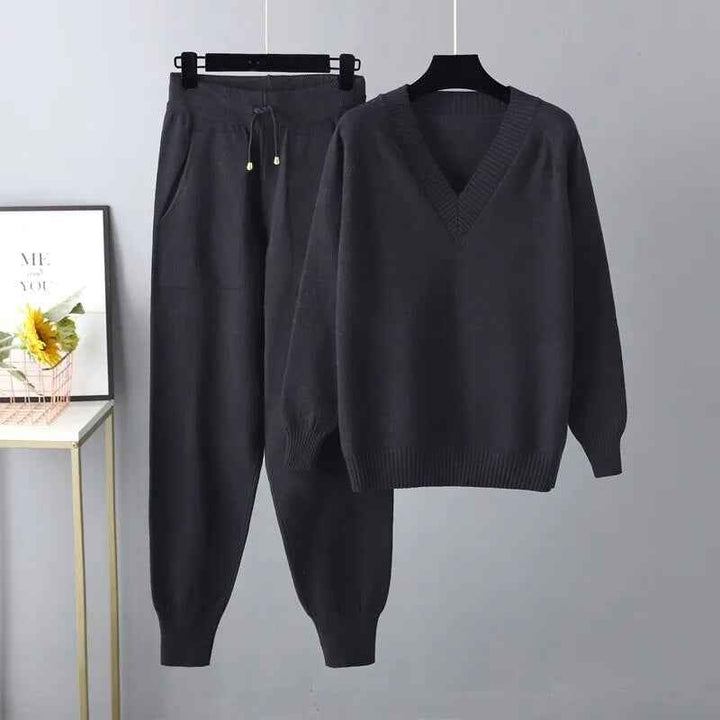 Women's Cozy Knitted Tundraloom Set Black