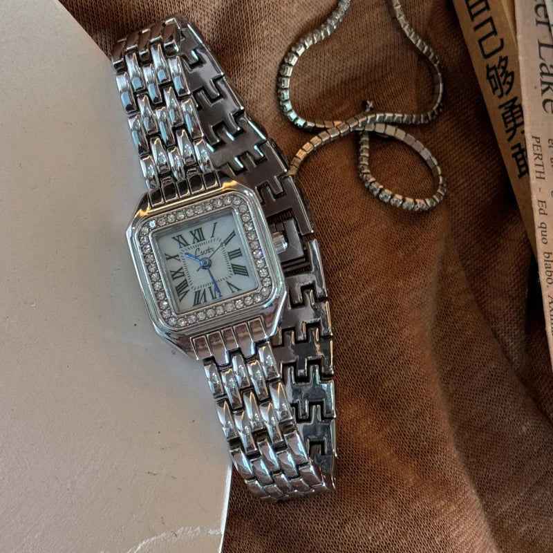 Elegant Crown Design Wrist Watch for Women
