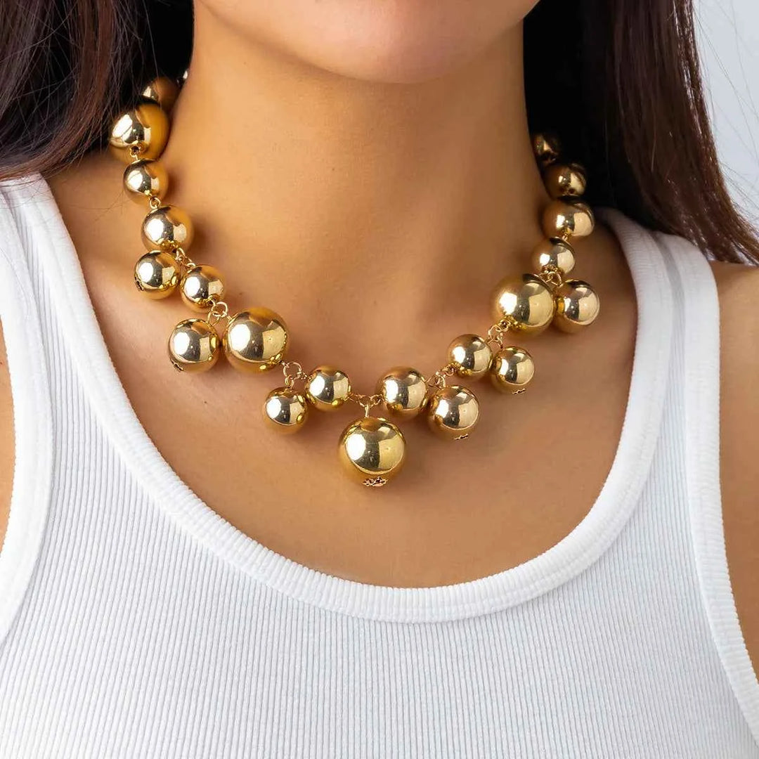 Elegant Pearl Necklace Gold
