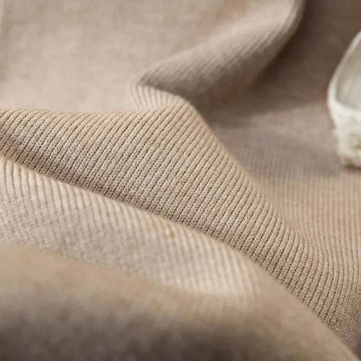 Women's Cozy Elegant Fall Outfit