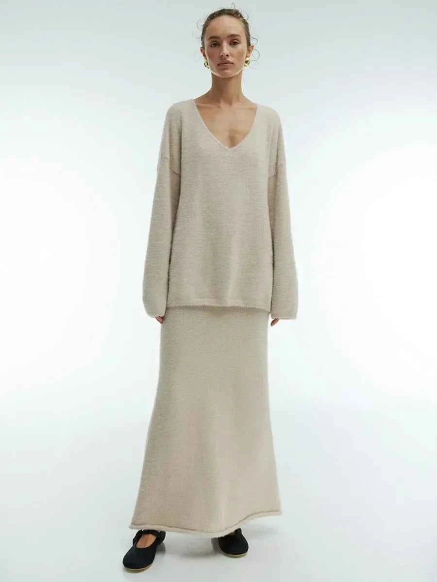 Women's Oversized Knitted Sweater and Maxi Skirt Set – Comfortable Casual Lounge Wear Apricot