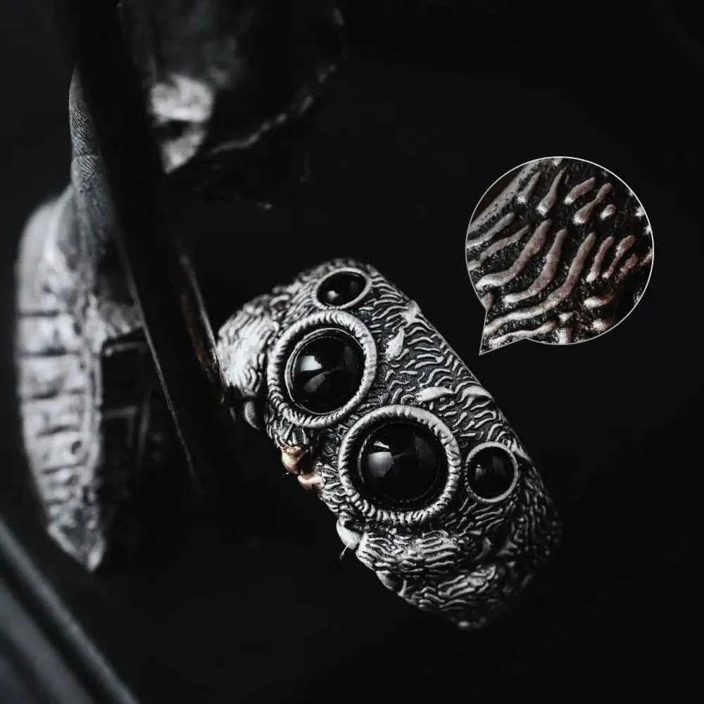Elegant Nightfang Spider-Inspired Ring