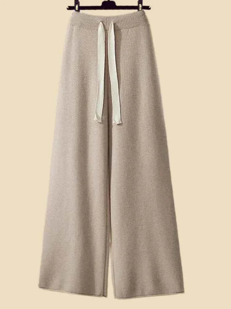 Women's Cozy Elegant Fall Outfit