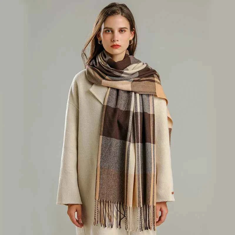 Women's Cashmere Scarf in Elmsford Style