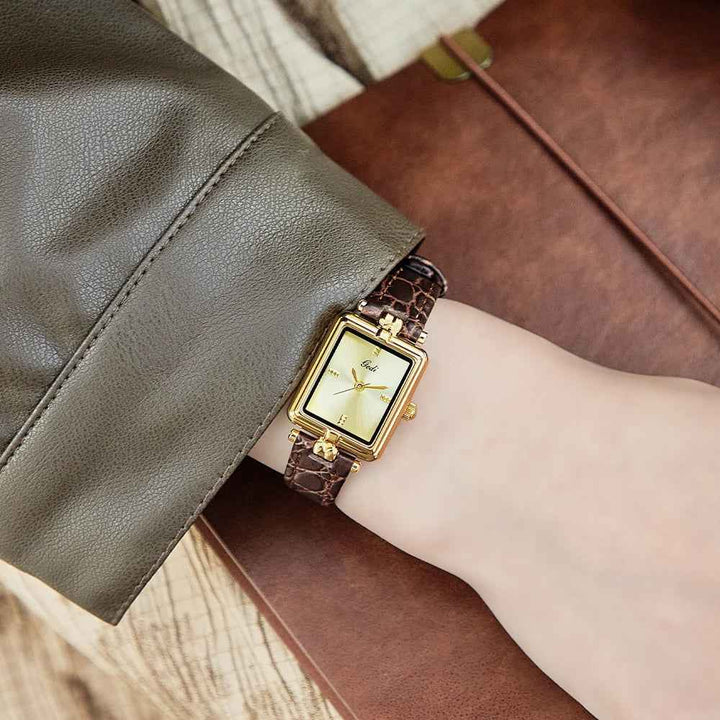 Elegant Gold-Toned Watch for Timeless Style