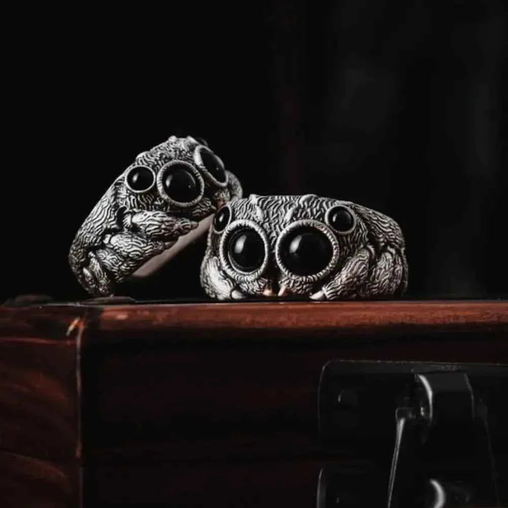 Elegant Nightfang Spider-Inspired Ring