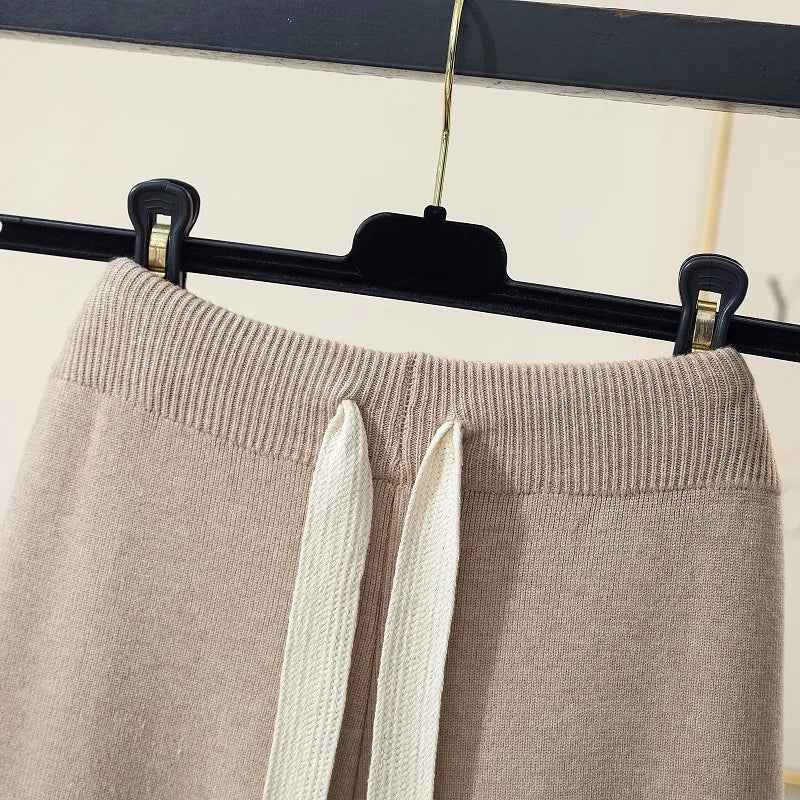 Women's Cozy Elegant Fall Outfit