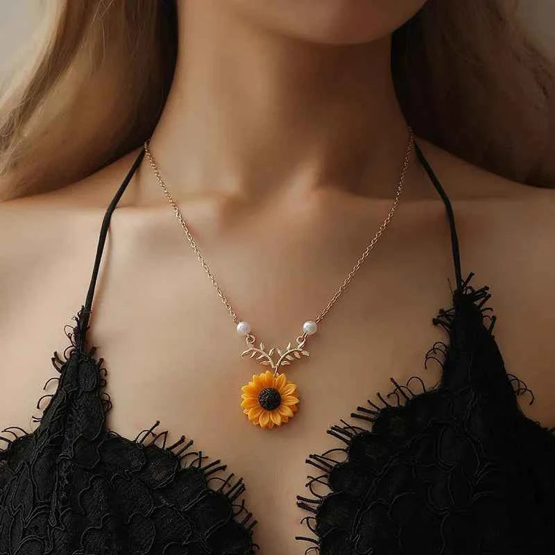 Sunflower Pendant Necklace - Radiant Floral Jewelry Gold