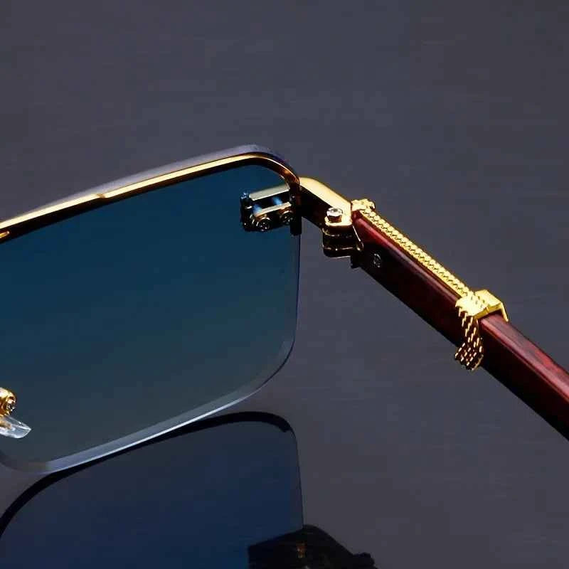 Stylish Wooden Frame Sunglasses for a Chic Look