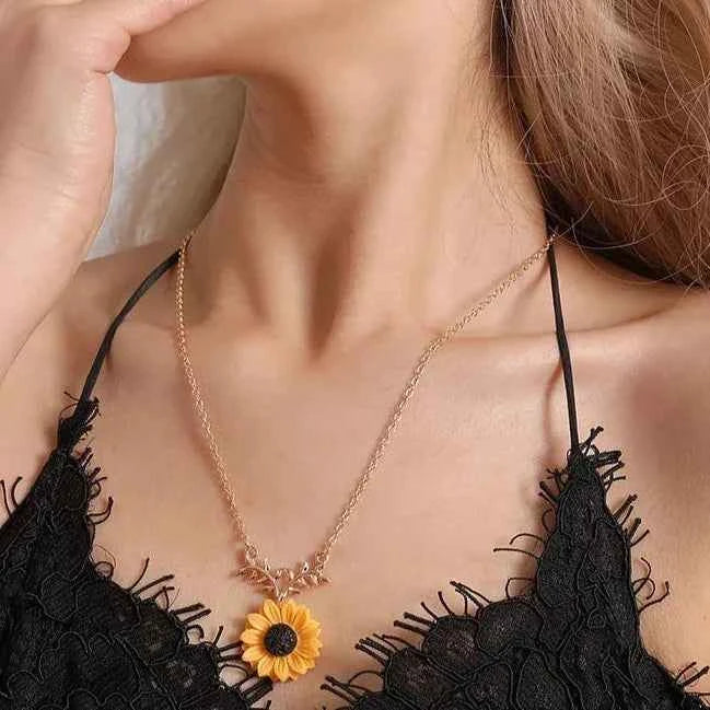 Sunflower Pendant Necklace - Radiant Floral Jewelry