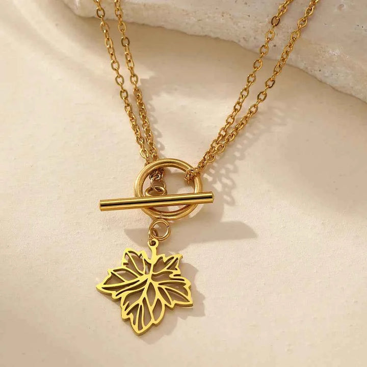 Elegant Maple Shine Pendant Necklace