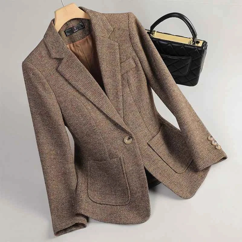 Women's Wool Blazer - Stylish and Warm Outerwear Brown