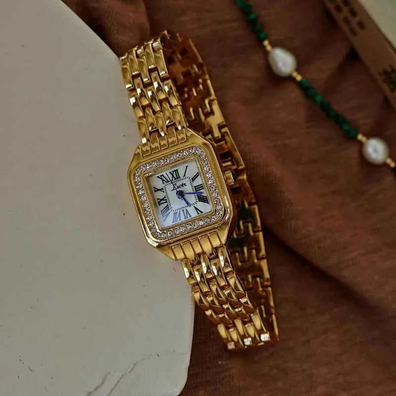 Elegant Crown Design Wrist Watch for Women