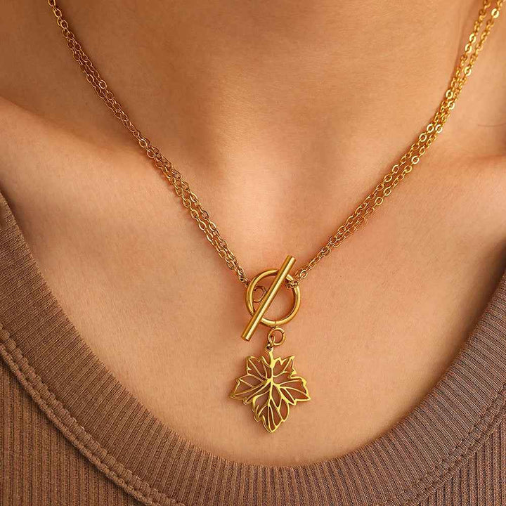Elegant Maple Shine Pendant Necklace Gold