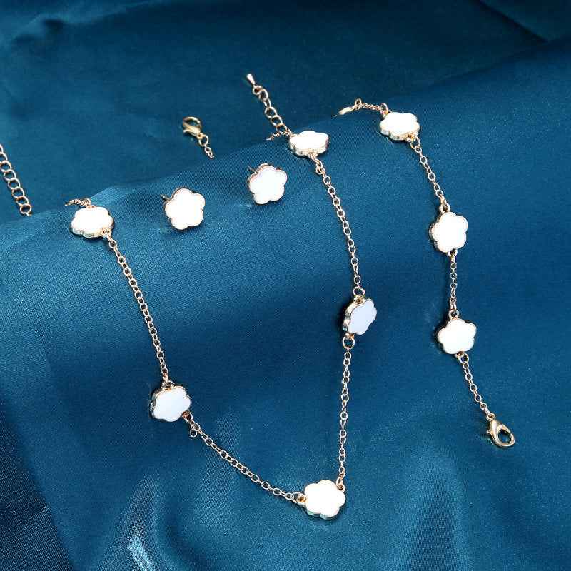 Three-Piece Clover Charm Pearlescent Pendant Necklace Set