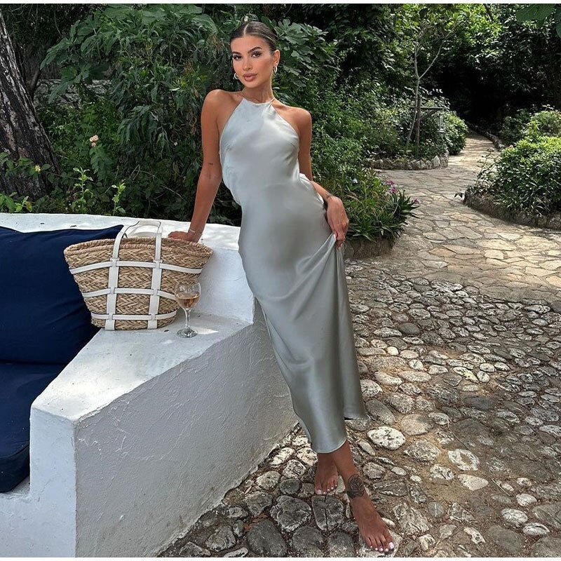 Elegant Sleeveless Maxi Dress with Open Back Design for Women M