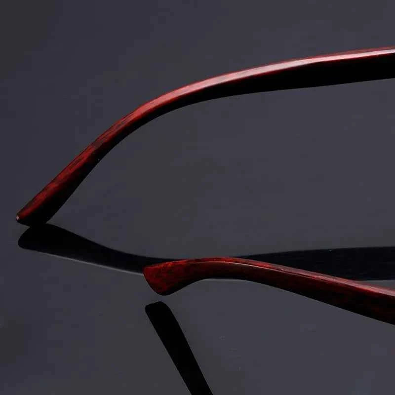 Stylish Wooden Frame Sunglasses for a Chic Look