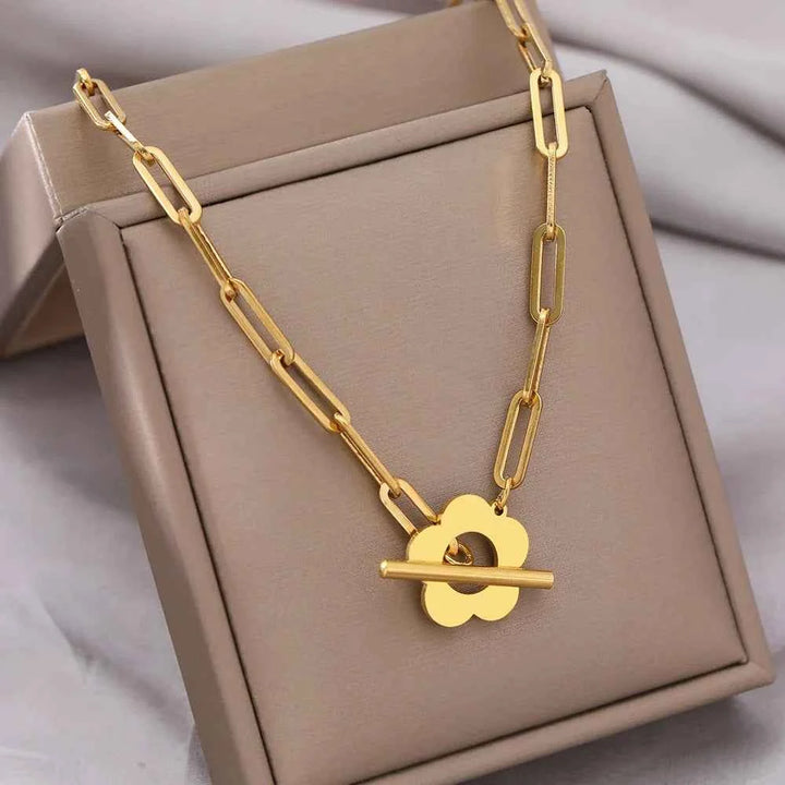 Floral Paperclip Link Necklace Gold