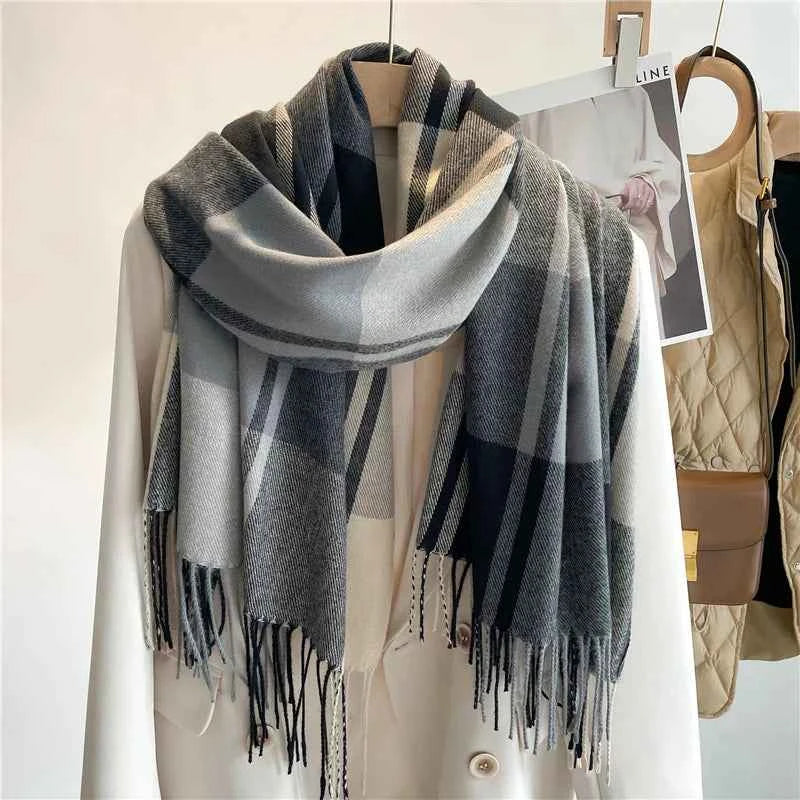 Women's Cashmere Scarf in Elmsford Style Gray
