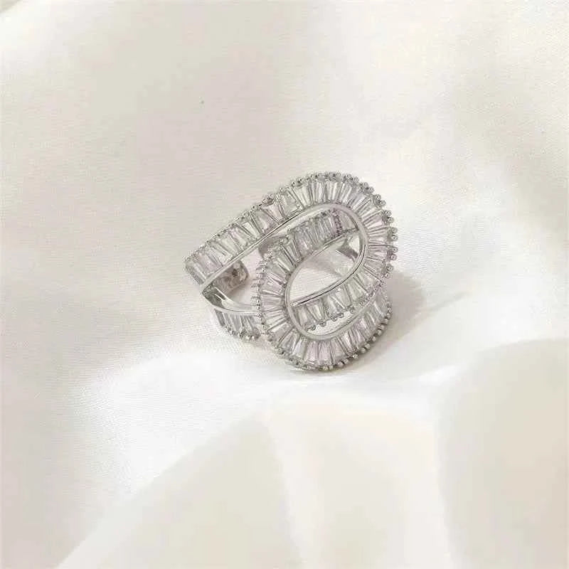 Adjustable Roma Loop Ring