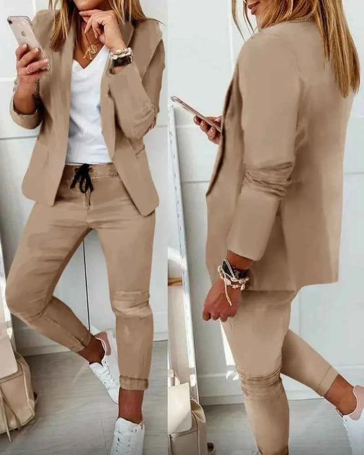 Chic Women's Business Blazer and Trousers Set Beige
