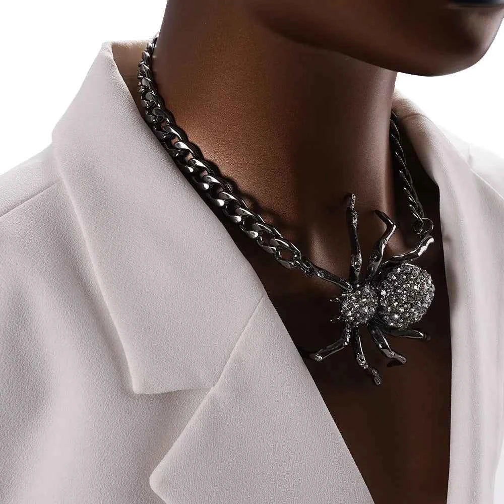 Elegant Gothic Spider Pendant Necklace