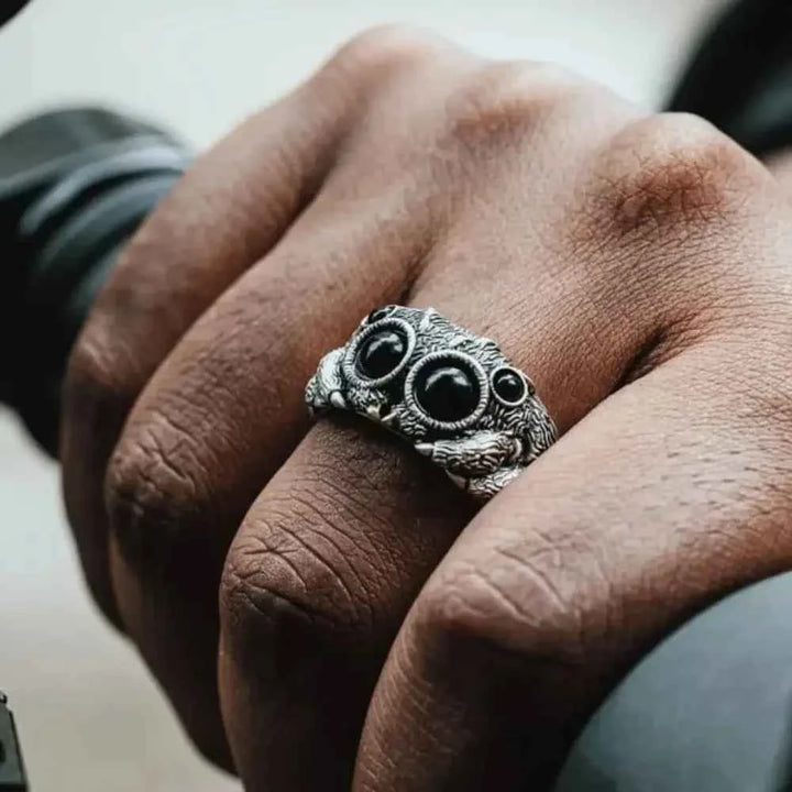 Elegant Nightfang Spider-Inspired Ring