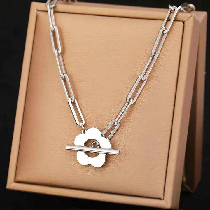 Floral Paperclip Link Necklace Silver