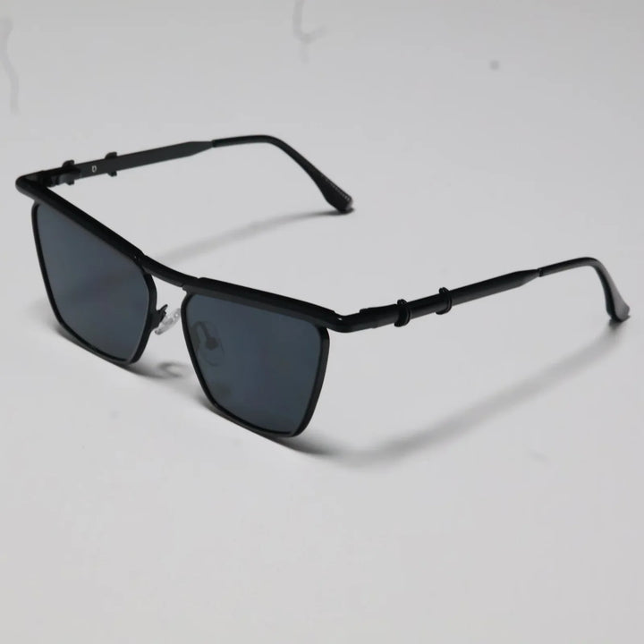 Stylish Oversized Sunglasses for Ultimate UV Protection